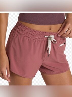 VUORI
WOMEN'S CLEMENTINE 2.5" shorts